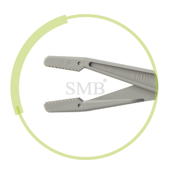 Cheron Forceps serrated jaw sponge holder closeup jaws